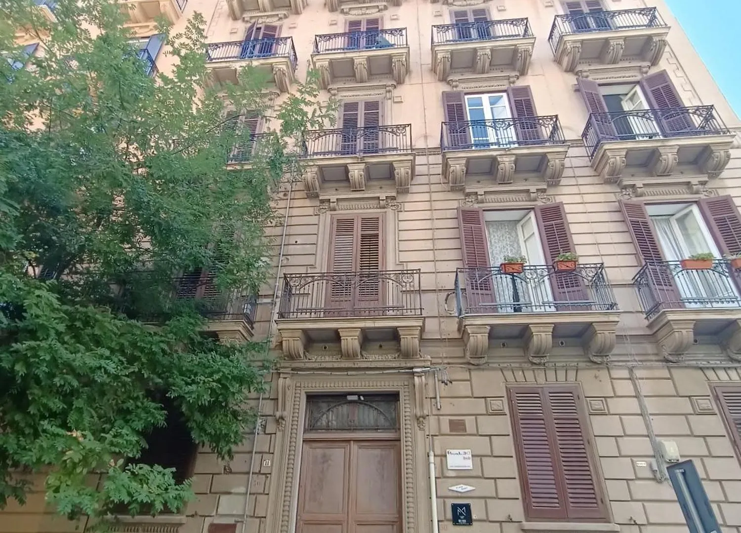 Konukevi Thalia Otel Palermo